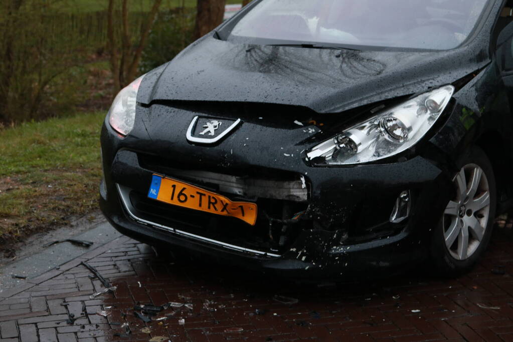 Frontale botsing op kruising