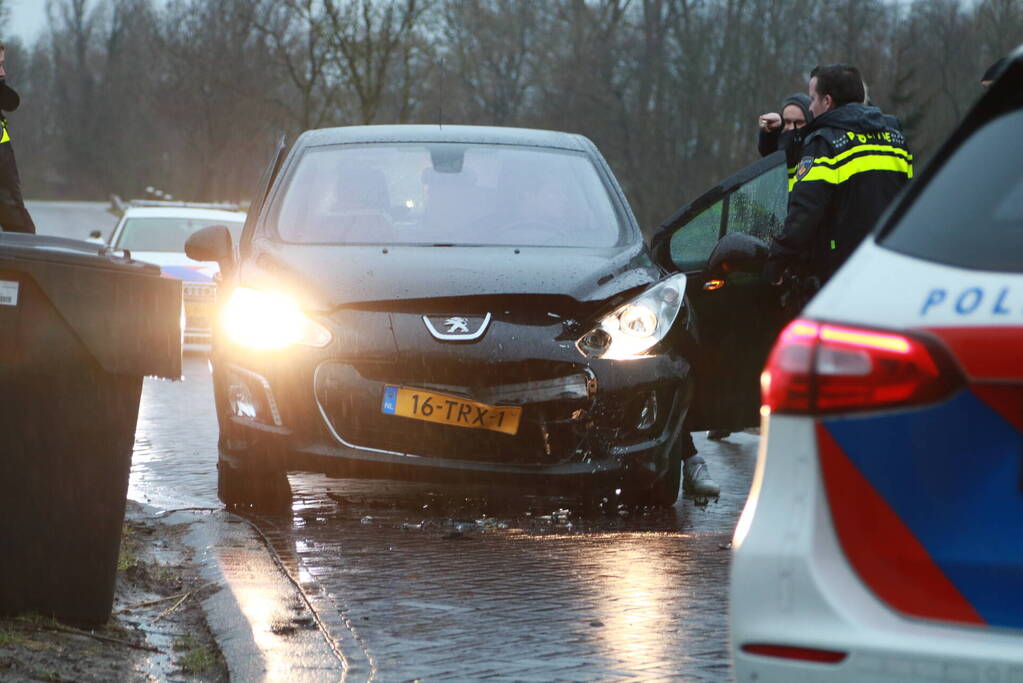Frontale botsing op kruising