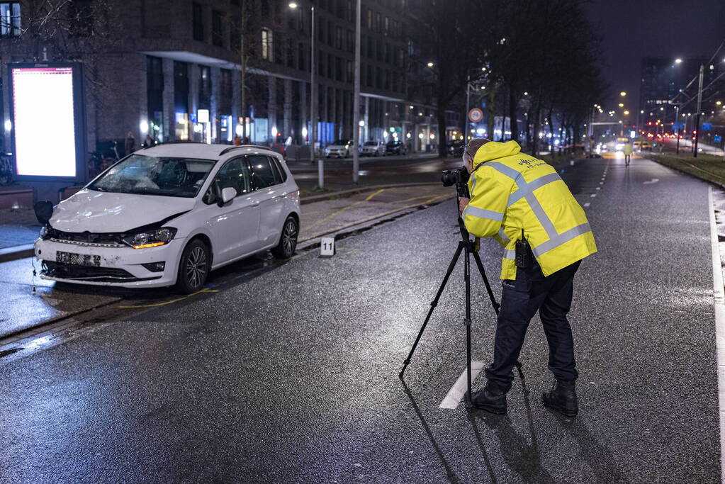 Maaltijdbezorger aangereden door automobilist