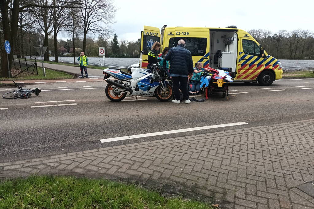 Fiets in stukken bij aanrijding met motor