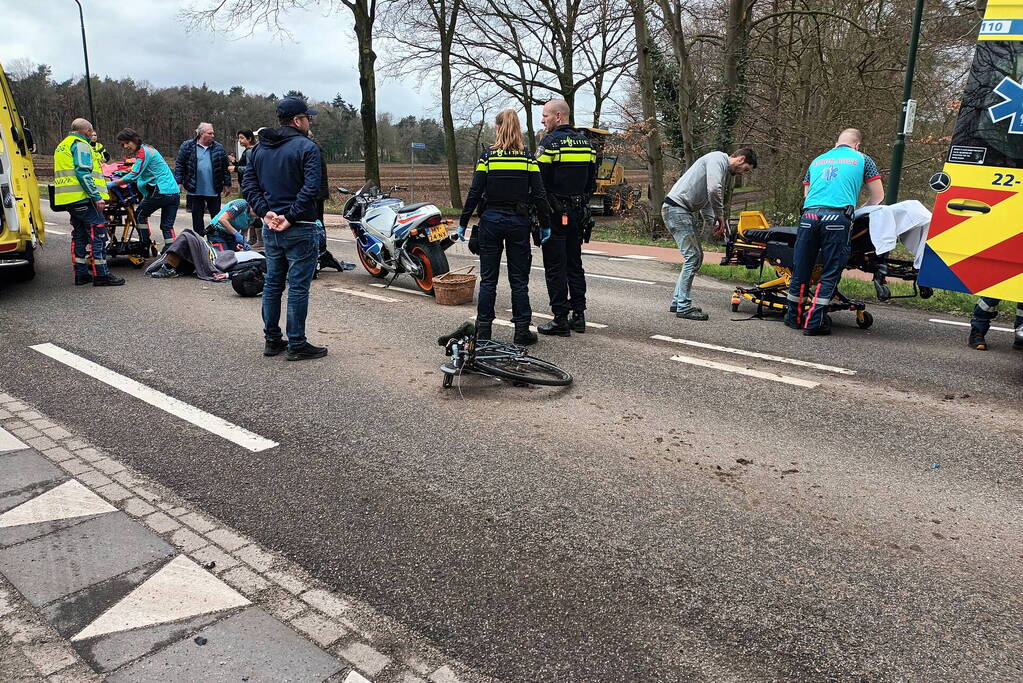 Fiets in stukken bij aanrijding met motor