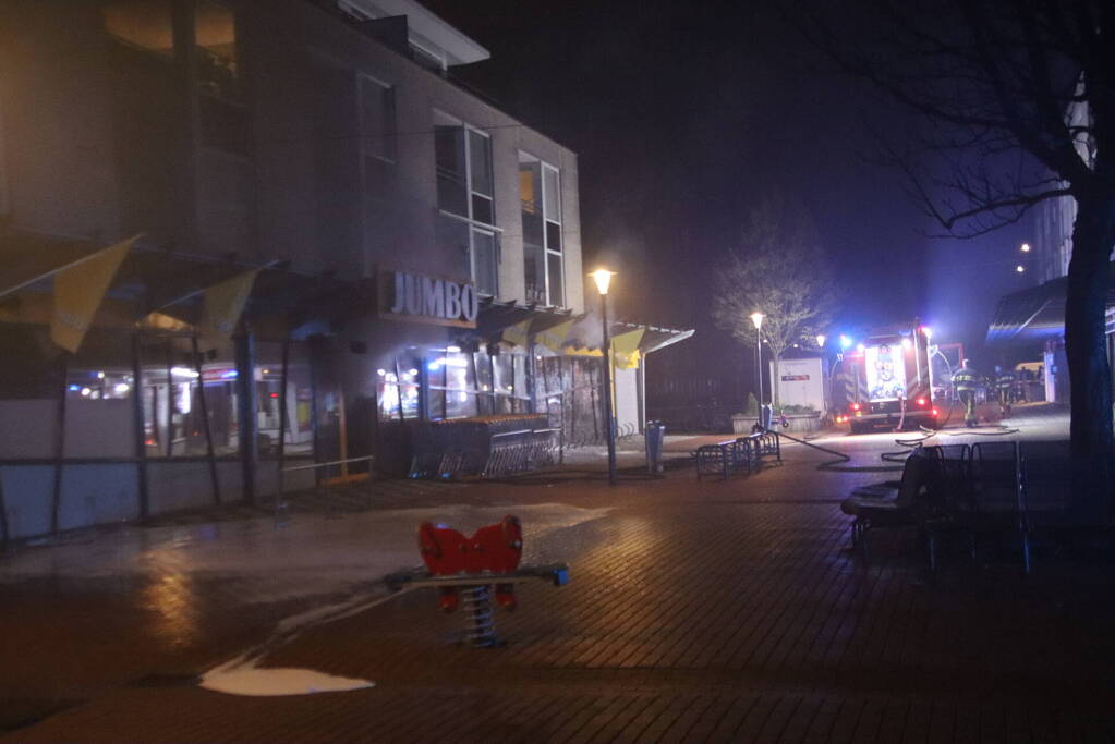 Grote brand bij Jumbo supermarkt