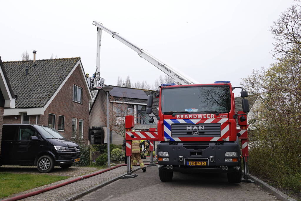 Woning beschadigd door brand in schuur