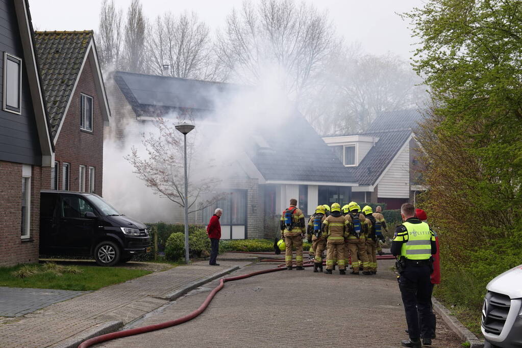 Woning beschadigd door brand in schuur