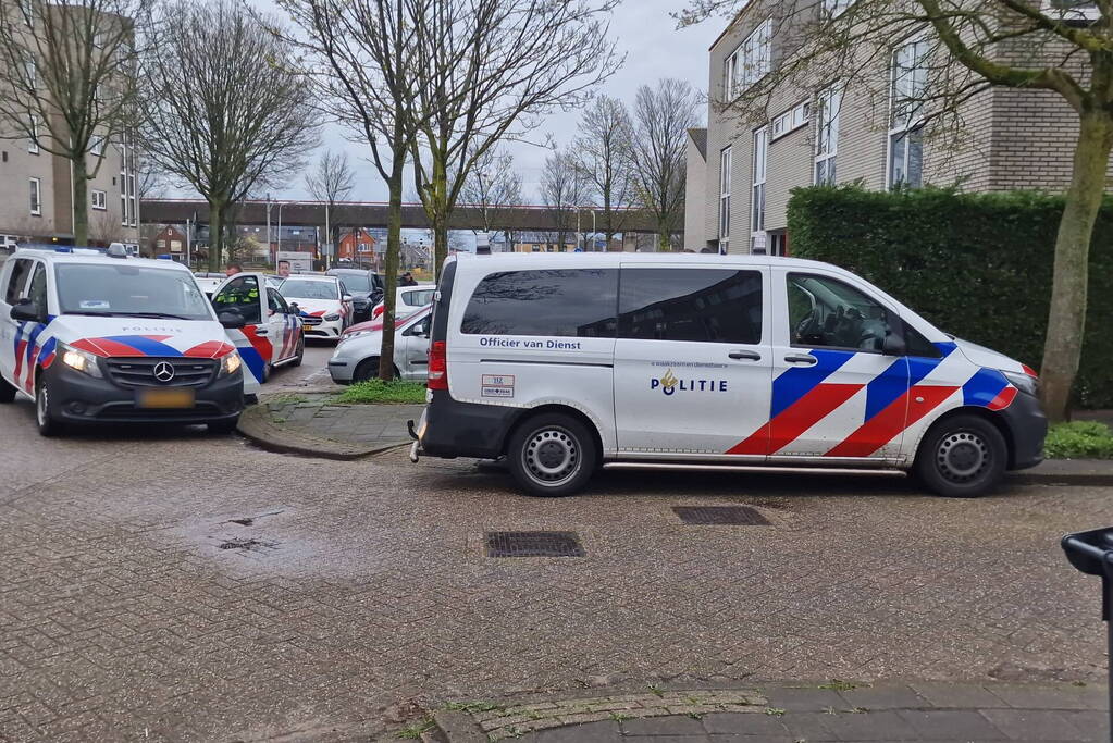 Dader op de vlucht na woningoverval