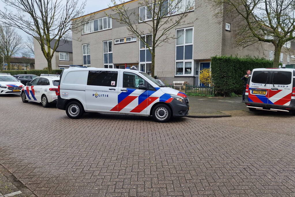 Dader op de vlucht na woningoverval