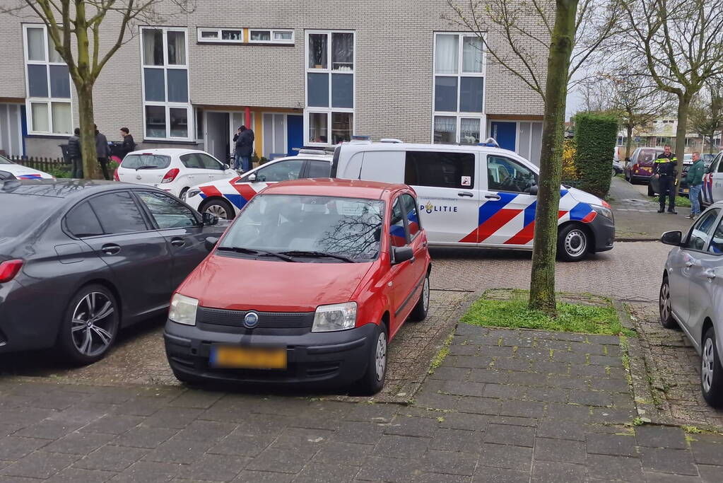 Dader op de vlucht na woningoverval
