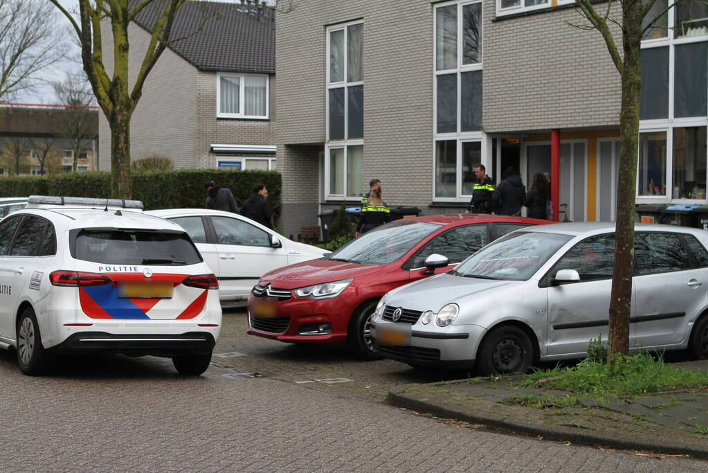 Dader op de vlucht na woningoverval