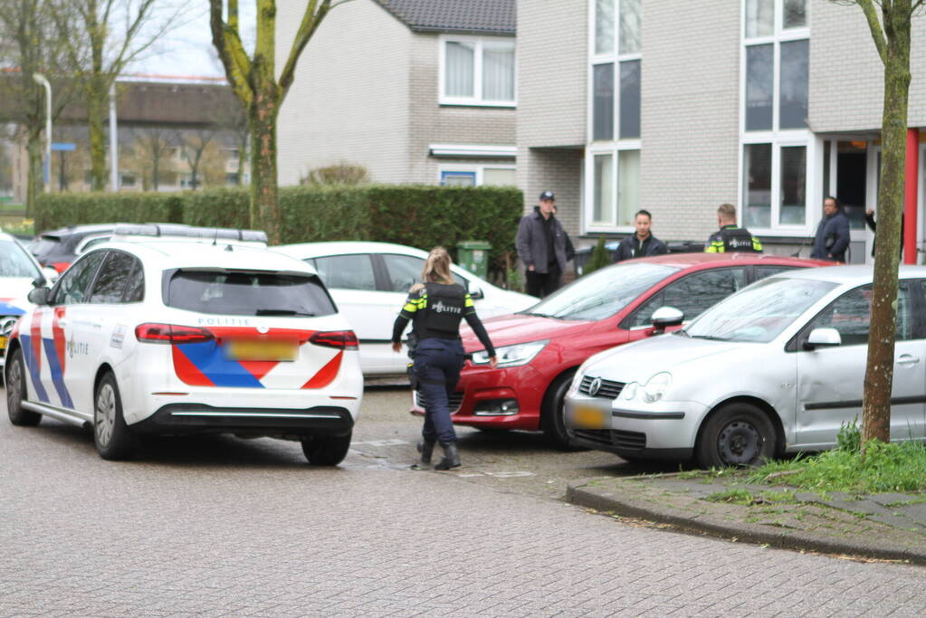 Dader op de vlucht na woningoverval