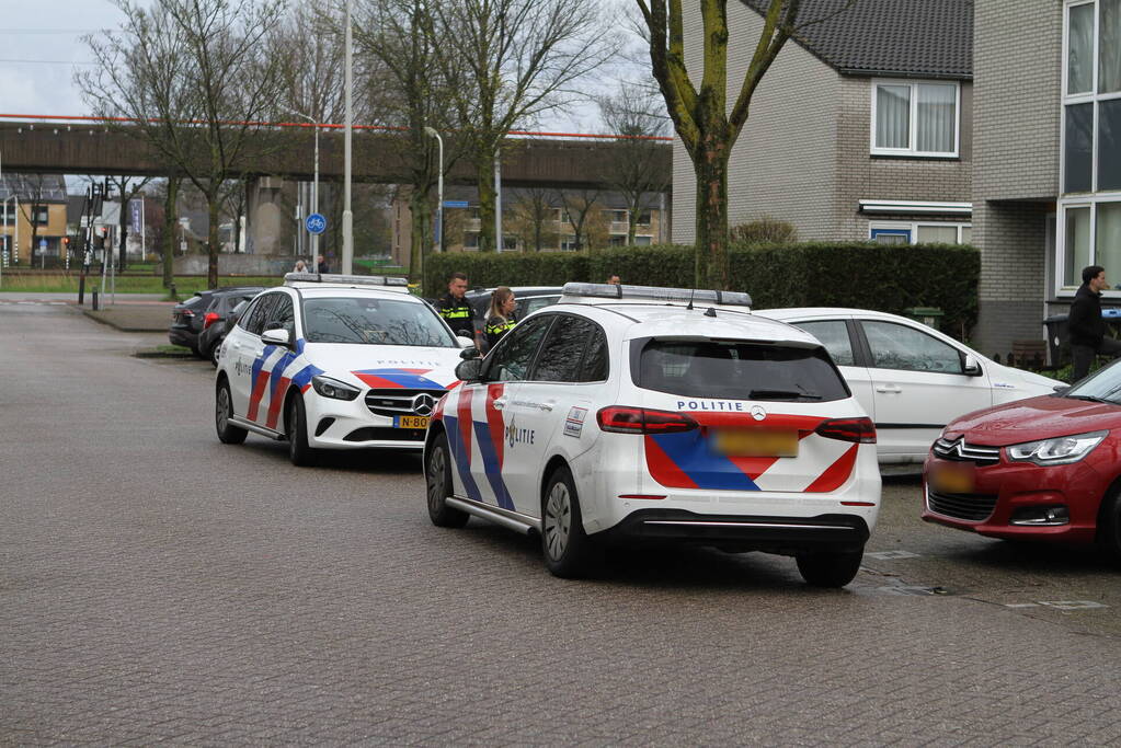 Dader op de vlucht na woningoverval