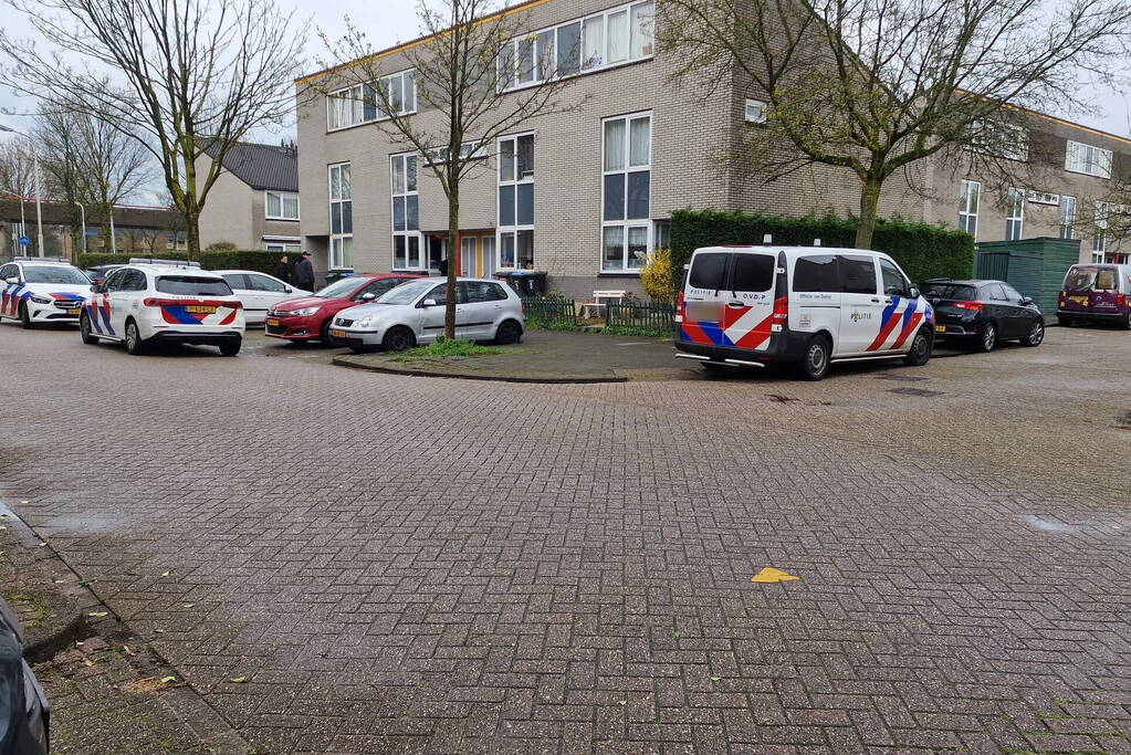 Dader op de vlucht na woningoverval