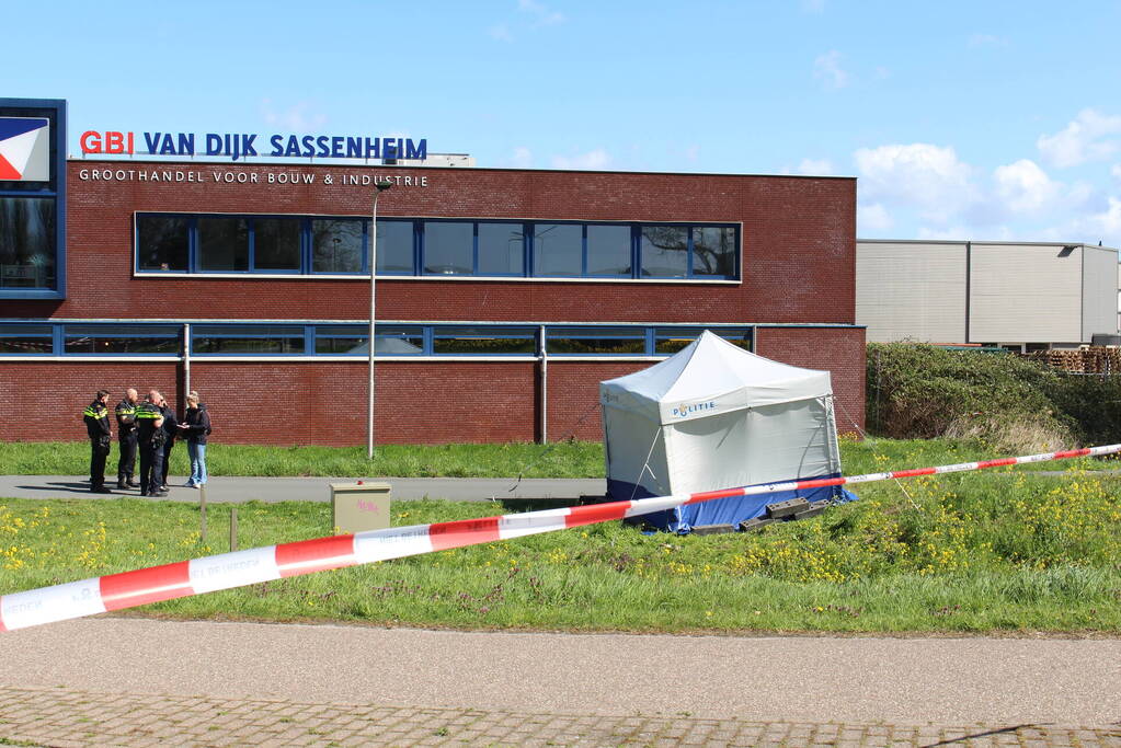 Overleden persoon aangetroffen in water