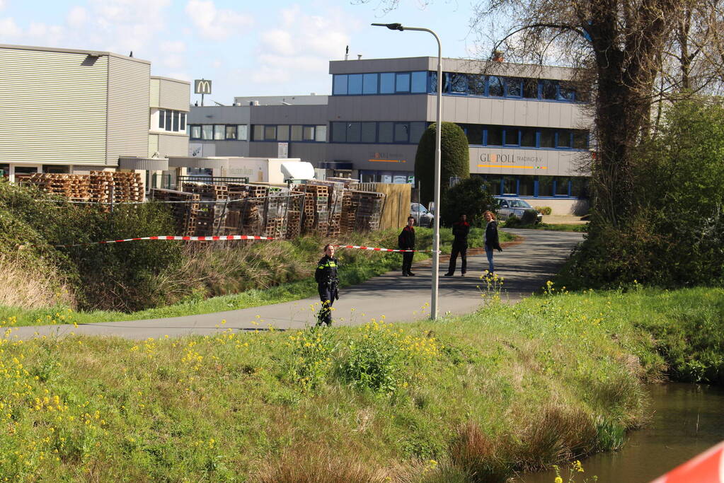 Overleden persoon aangetroffen in water