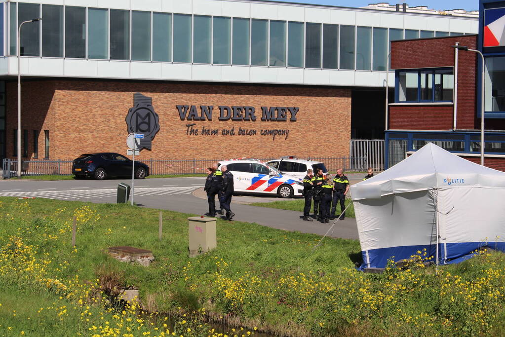 Overleden persoon aangetroffen in water