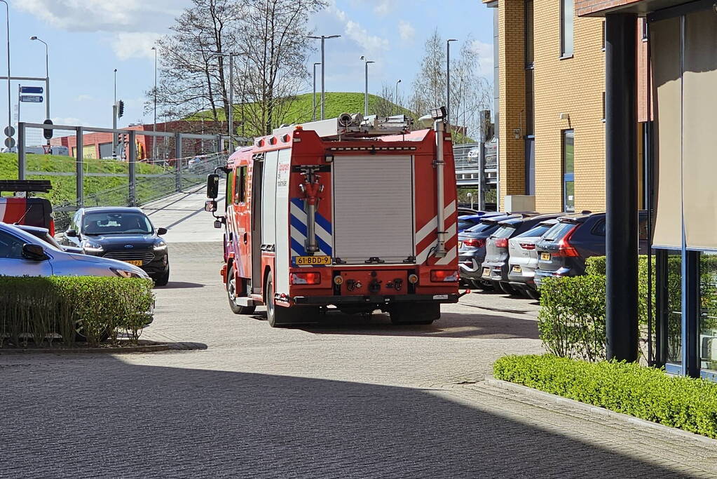 Brand in bedrijfsgebouw