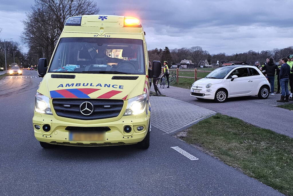 Meerdere wielrenners gewond naar ziekenhuis