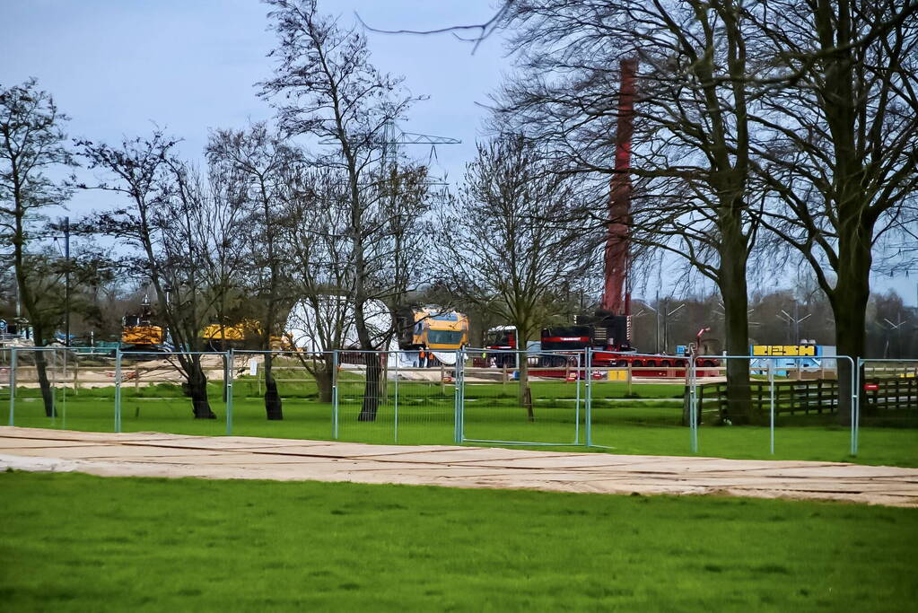 Bedrijven druk bezig berging treinstellen