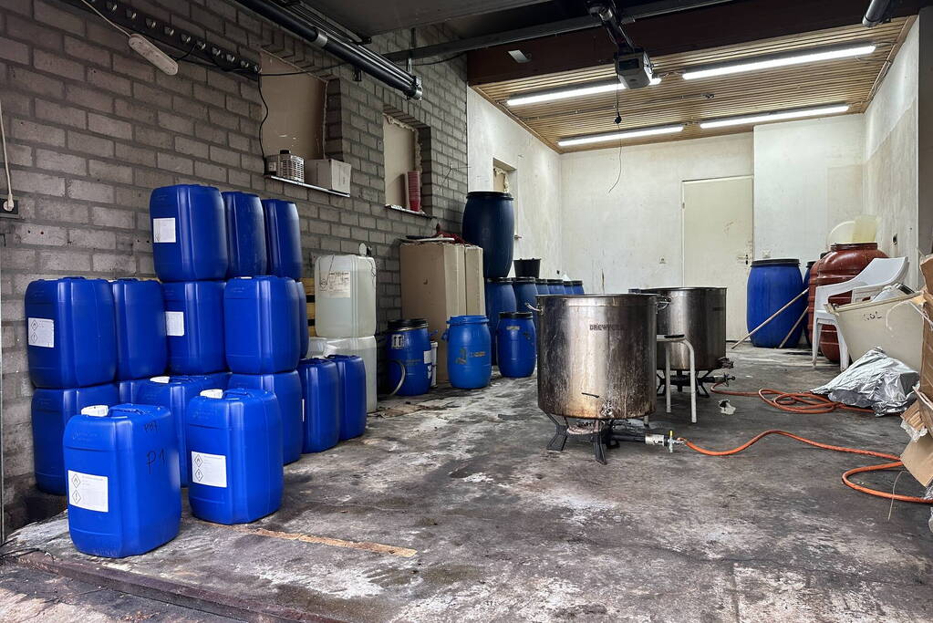 Drugslab in garage bij Woning