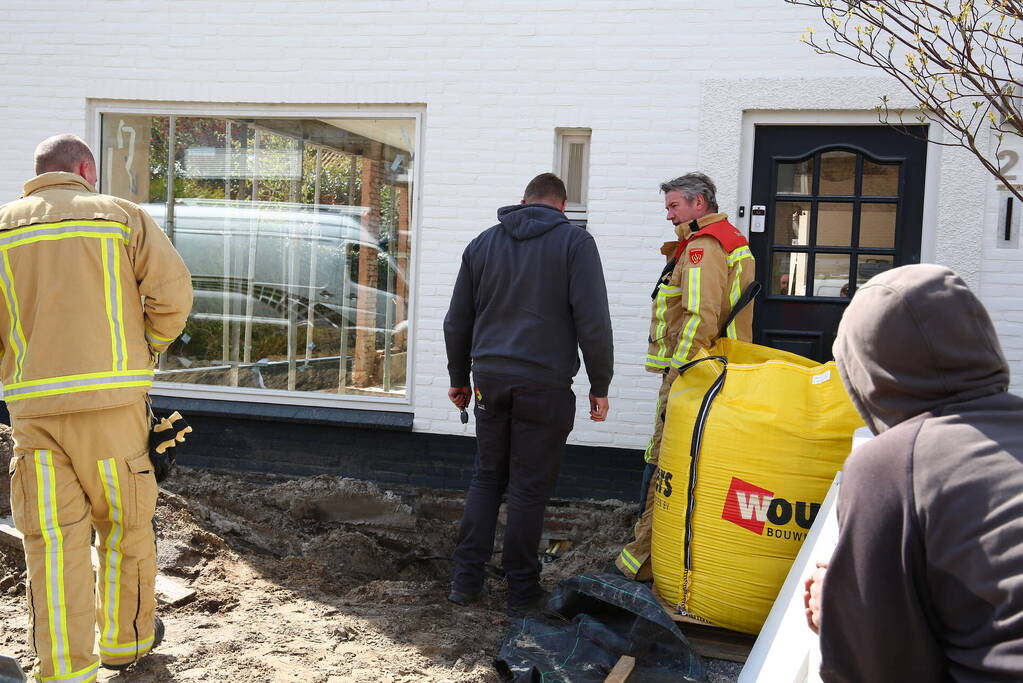 Gasleiding geraakt tijdens werkzaamheden in voortuin