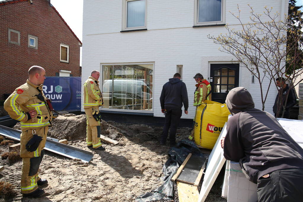 Gasleiding geraakt tijdens werkzaamheden in voortuin