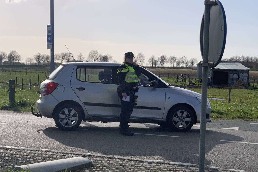 Politie houdt verkeerscontrole