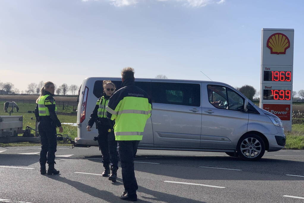 Politie houdt verkeerscontrole