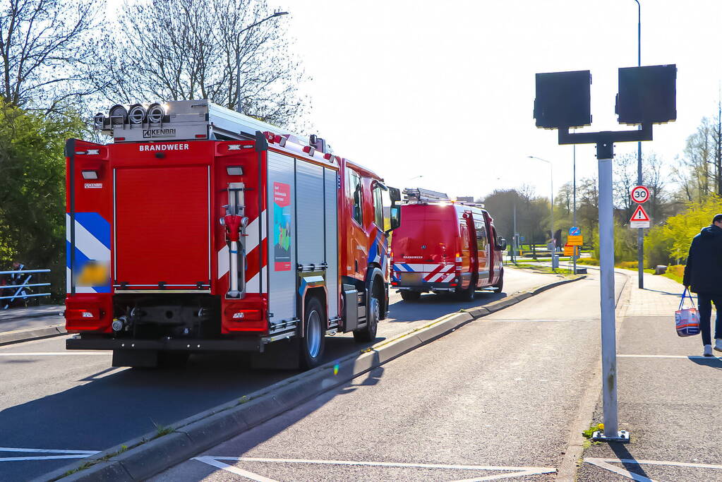 Zoekactie in water na gevonden scootmobiel onder de brug