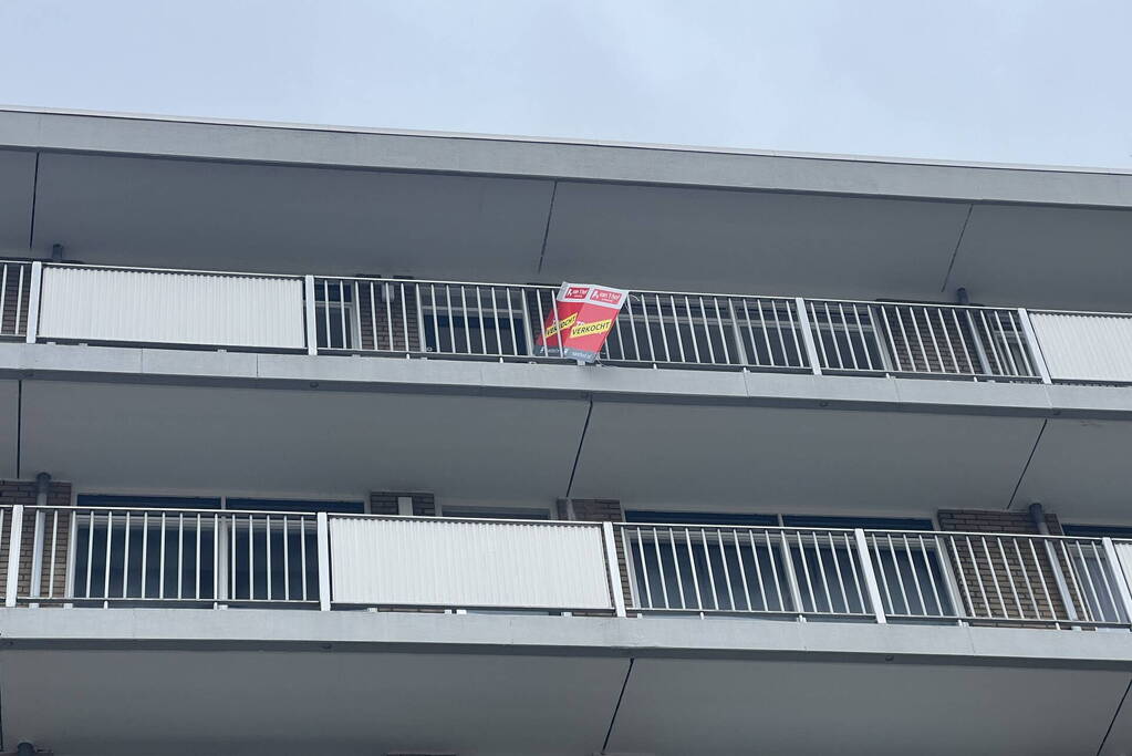 Brandweer verwijderd los hangend verkoopbord
