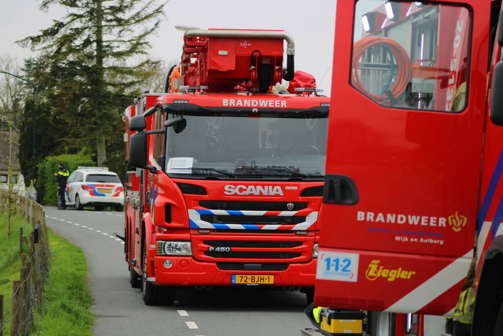 Brand in woning met rietendak