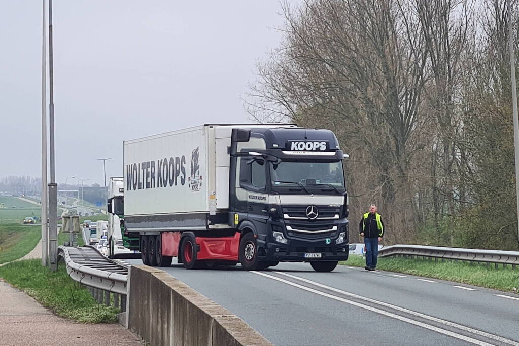 Verkeershinder door storing in brug