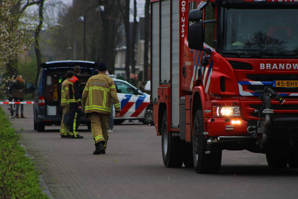 Bewoners onwel nadat onbekende stof woning in wordt gegooid