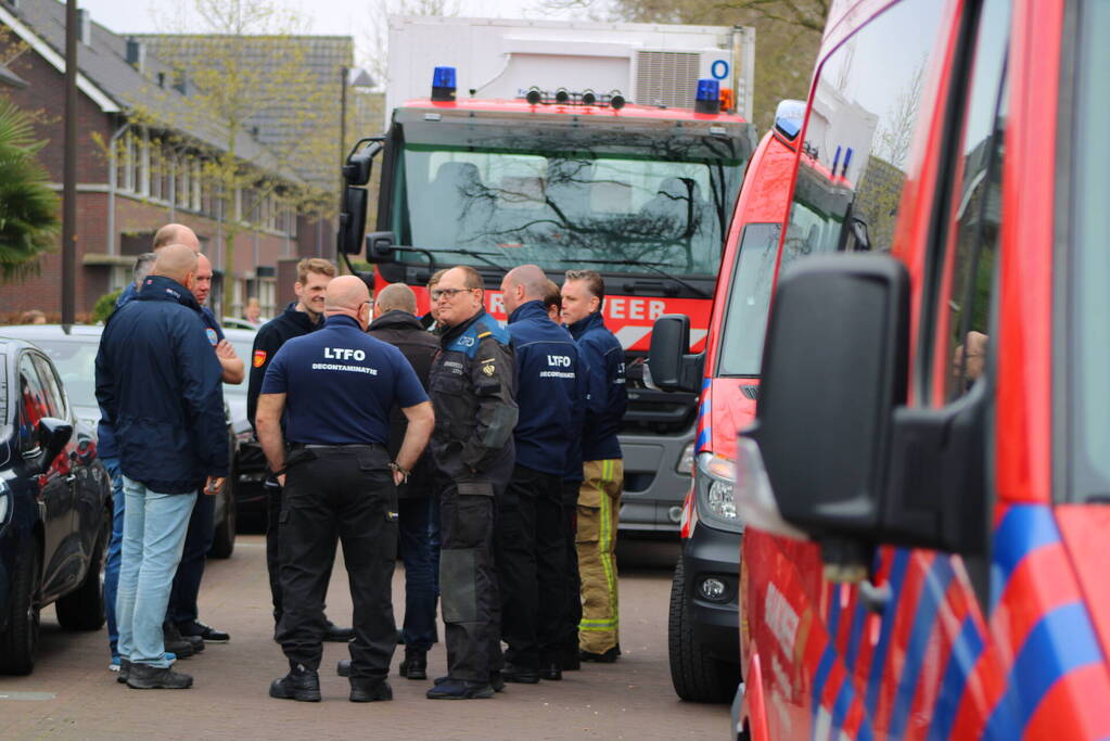 Bewoners onwel nadat onbekende stof woning in wordt gegooid