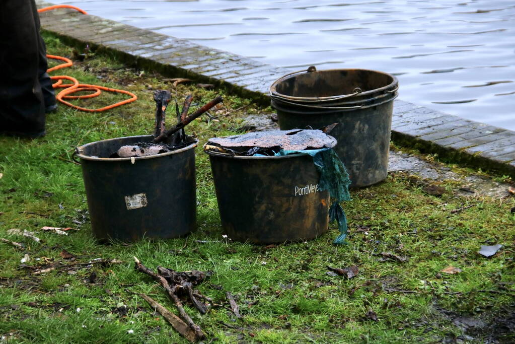 Handgranaat gevonden tijdens magneetvissen