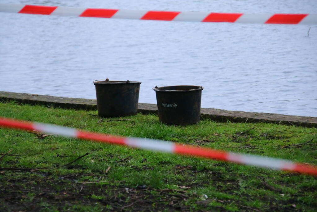 Handgranaat gevonden tijdens magneetvissen