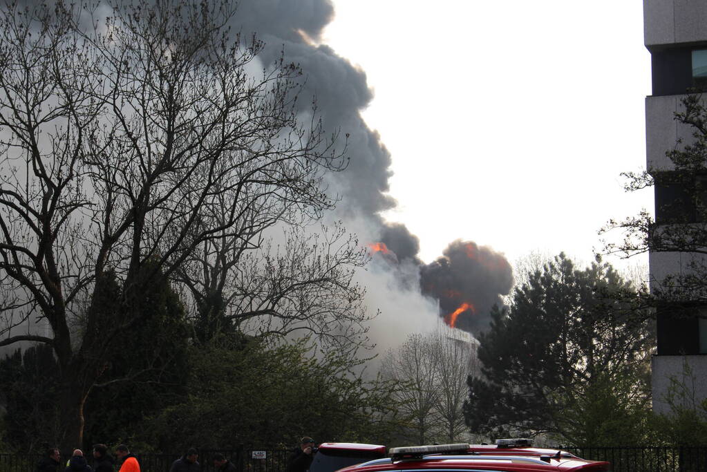 NL-Alert vanwege grote brand in leegstaand bedrijf