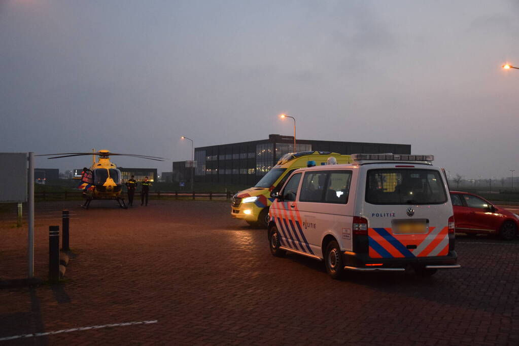 Traumateam assisteert bij incident op straat