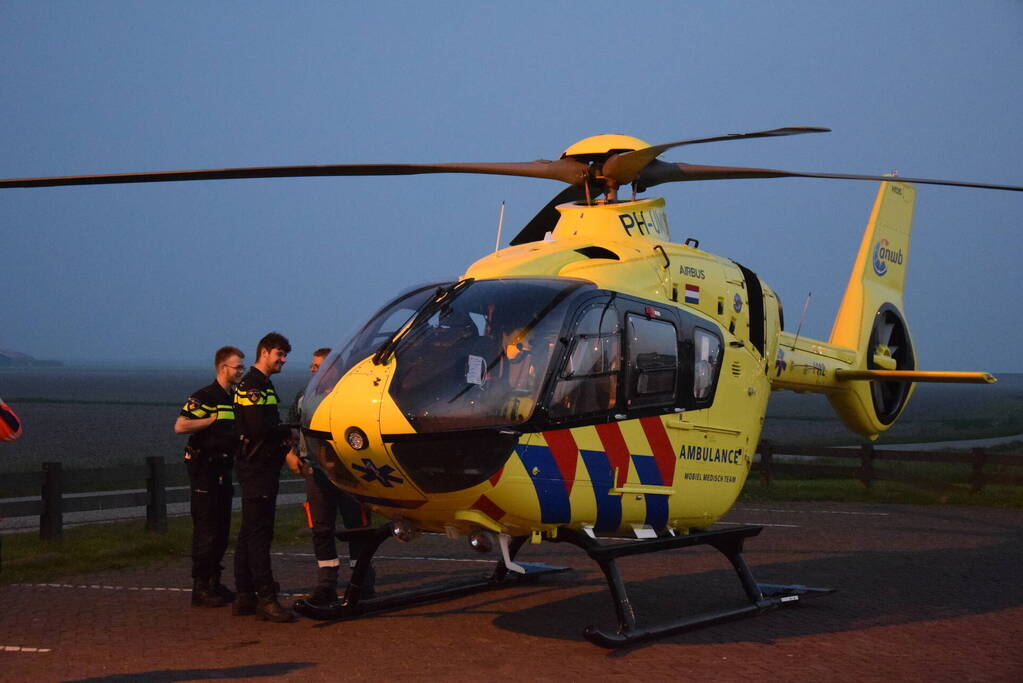 Traumateam assisteert bij incident op straat