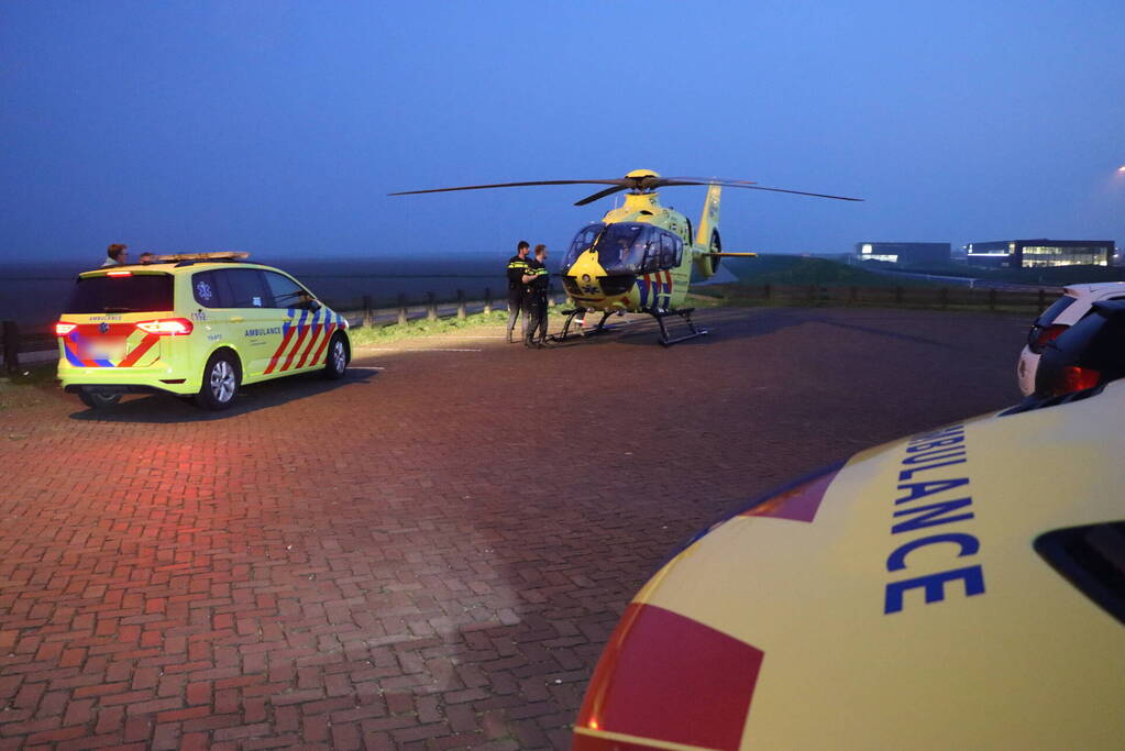 Traumateam assisteert bij incident op straat