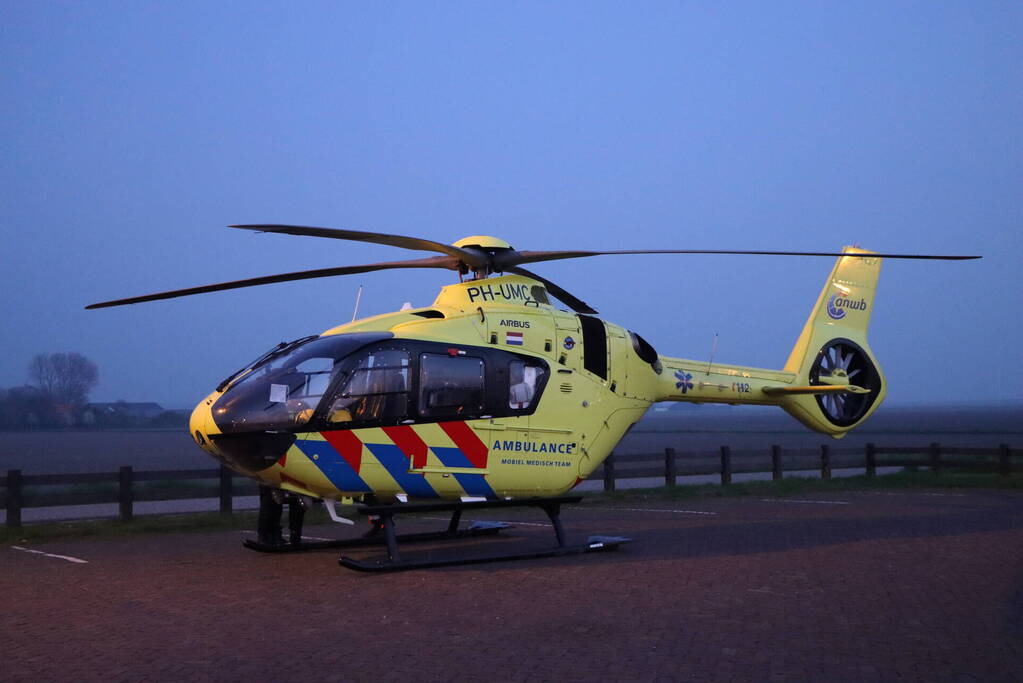 Traumateam assisteert bij incident op straat