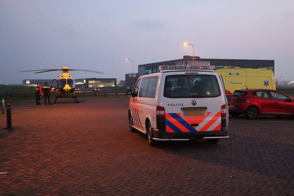 Traumateam assisteert bij incident op straat