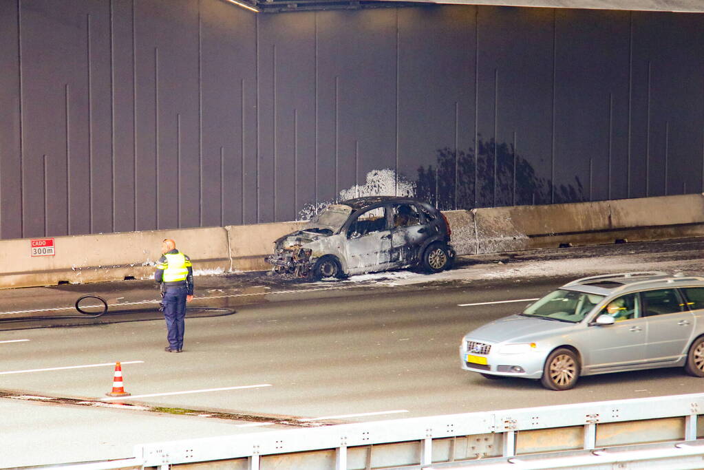 Veel file door autobrand op snelweg