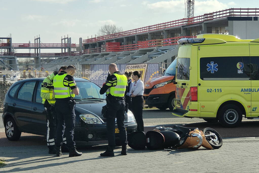 Scooterrijder gewond bij aanrijding