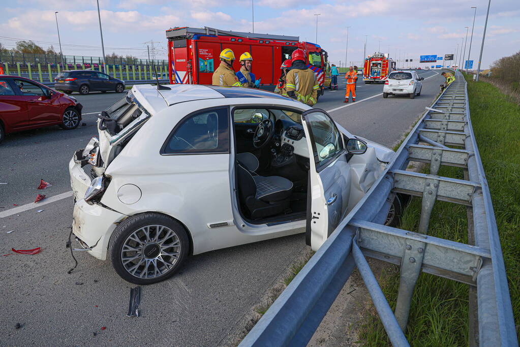 Flinke ravage op snelweg door ongeval