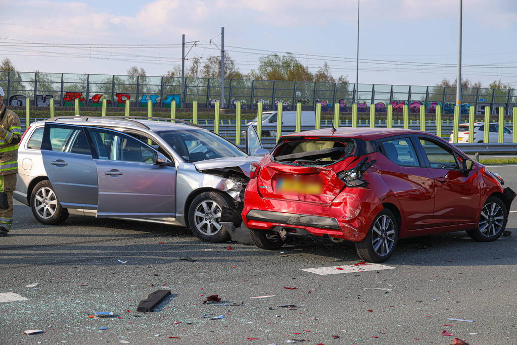 Flinke ravage op snelweg door ongeval