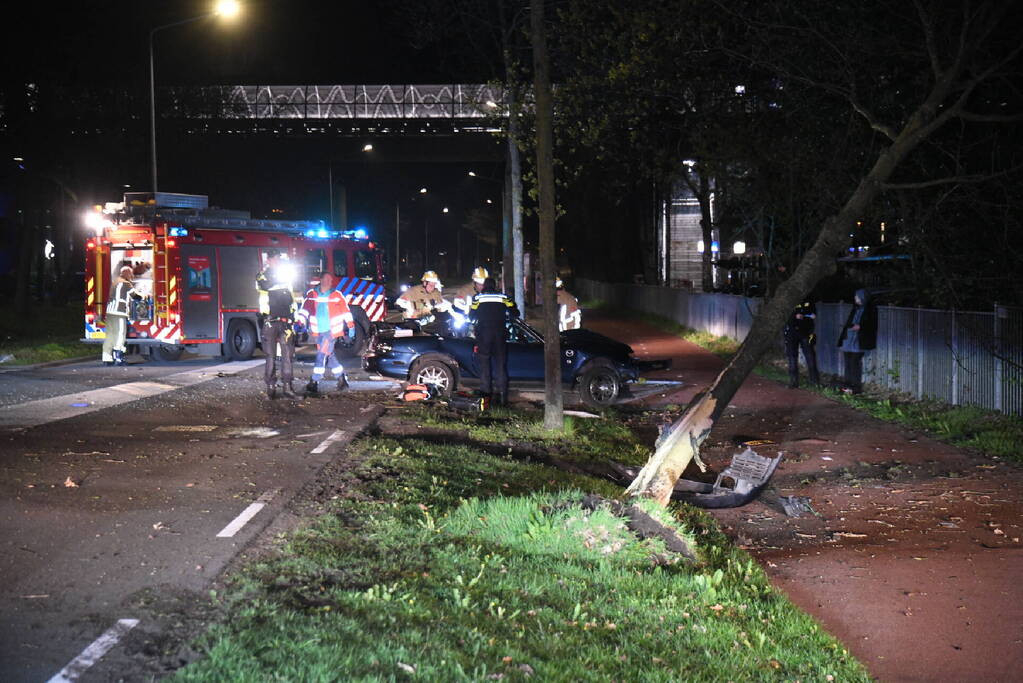 Gewonden en enorme schade bij botsing