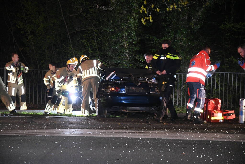 Gewonden en enorme schade bij botsing