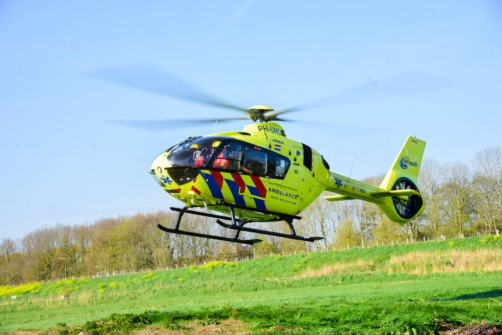 Traumaheli landt midden in woonwijk