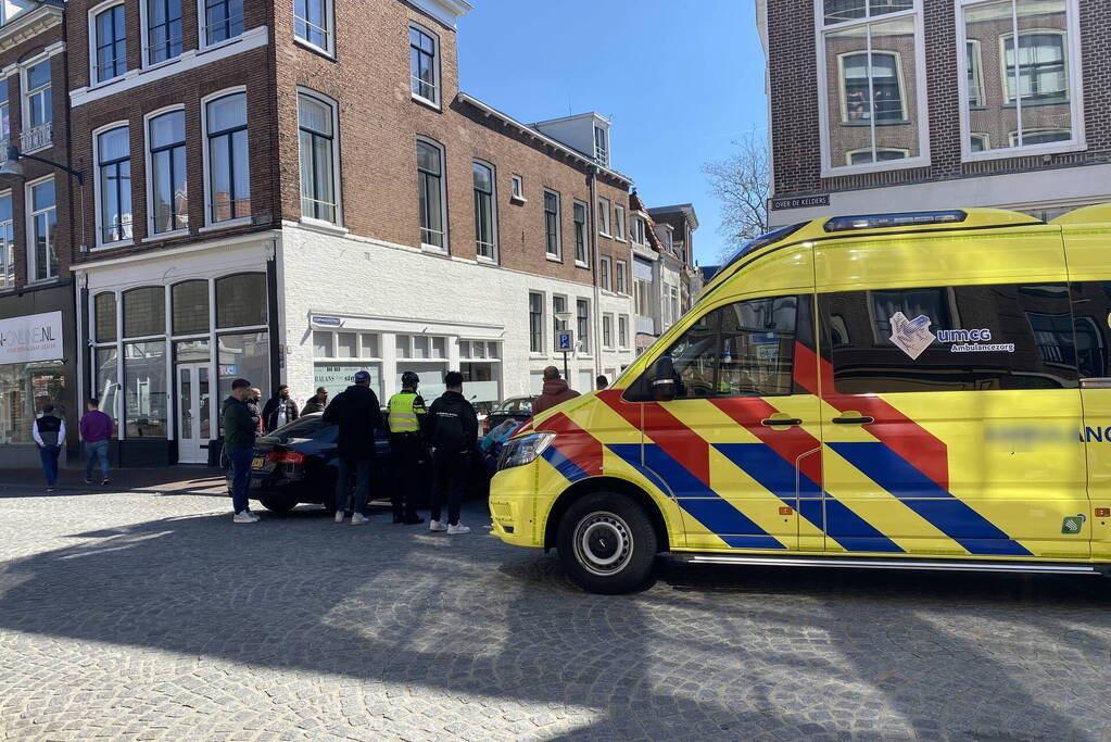 Fietser gewond bij botsing met auto