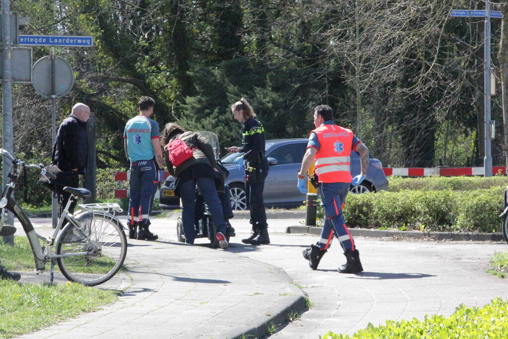 Aanrijding tussen scootmobiel en auto