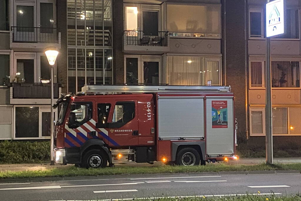 Brand in portiek woning snel geblust